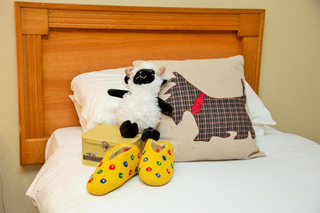 Peacockes Hotel Maam Cross ภายนอก รูปภาพ